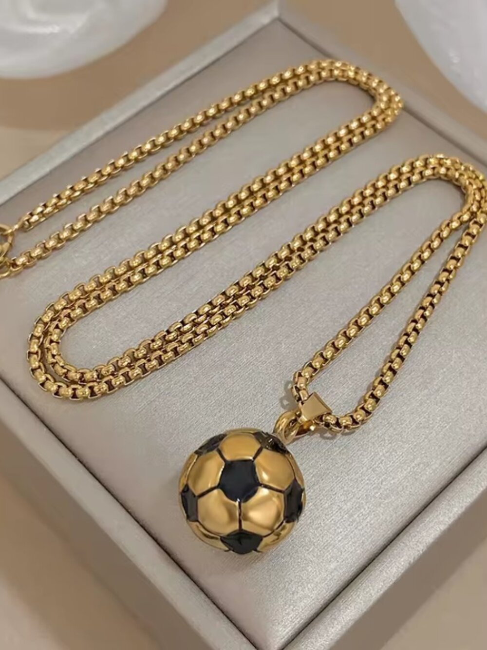 Zara Heart 2-chain Pendant Multi-Chain Baroque Gold Bead